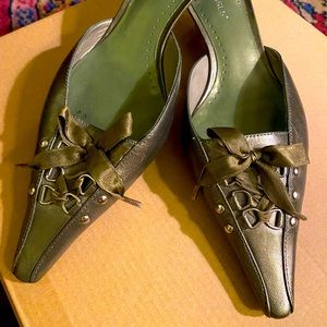 BCBG: BCBGirls Olive Green Kitten Heels * Size 5.5